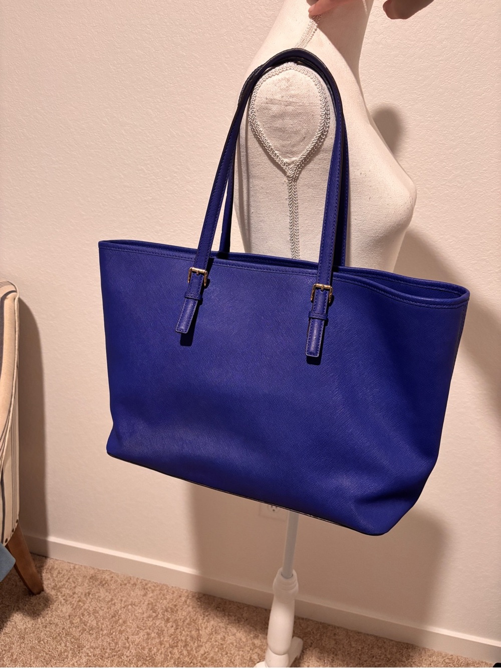 Michael Kors Royal Blue Jet Set Large Tote Gold Hardware - Picture 3 of 7